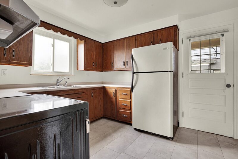 209 E Fairmont Ave — photo 7