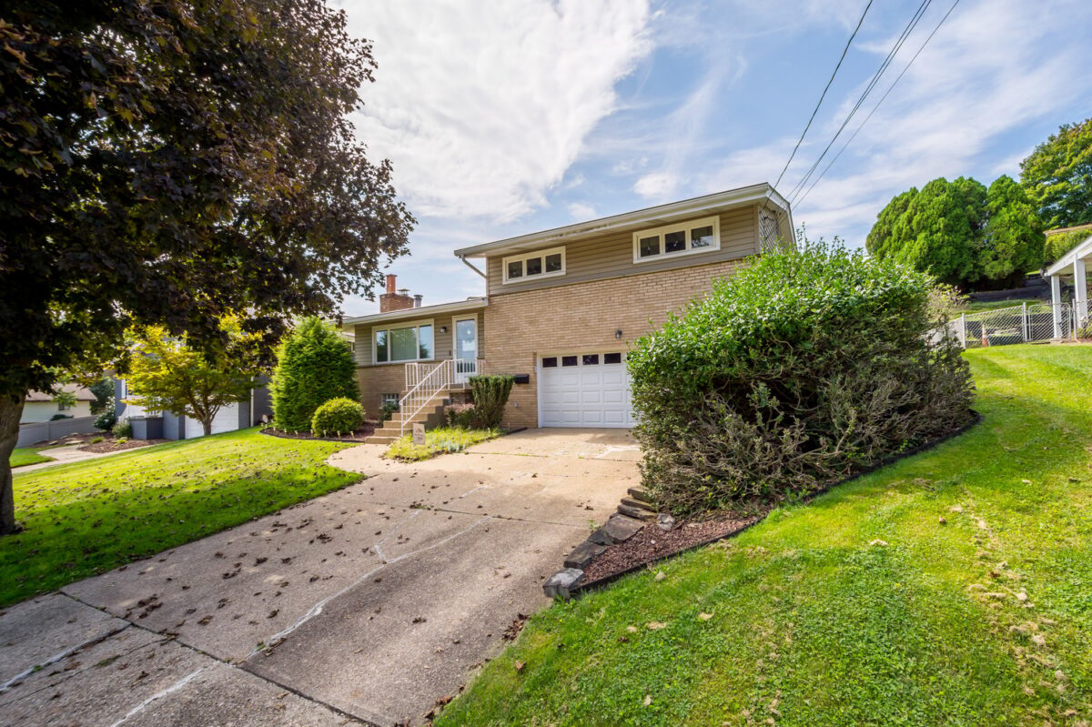 358 Yarrow Lane — photo 1