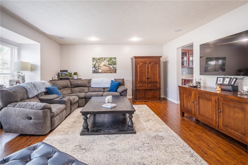 502 Garden Way — photo 2