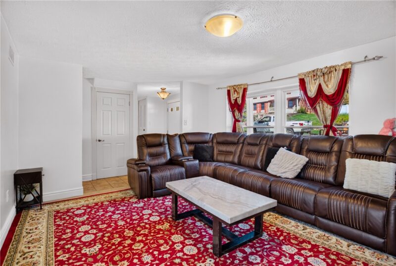 6555 Quaker Dr — photo 8