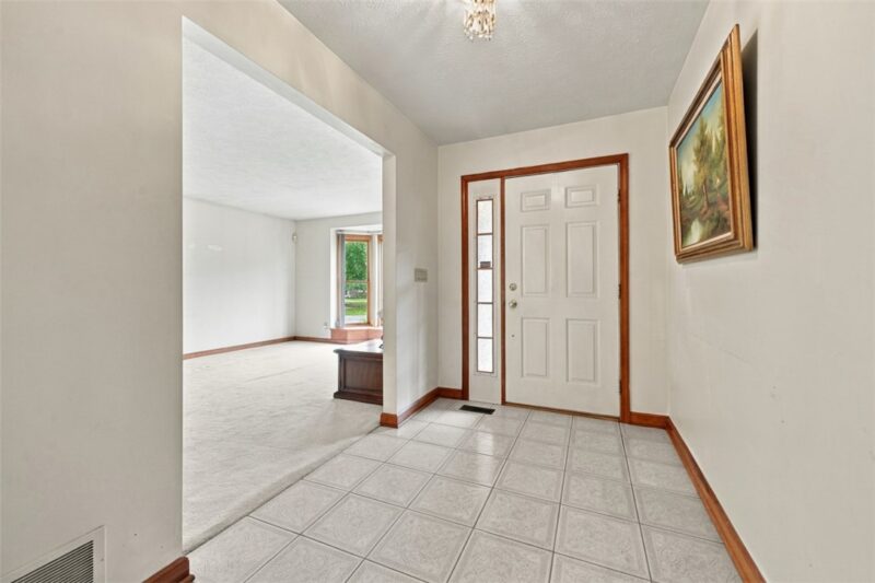 202 Elmhurst Circle — photo 7