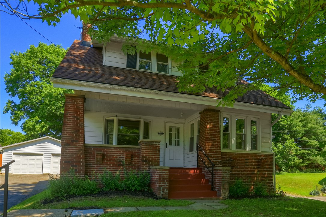 1919 Mercer Road — photo 1