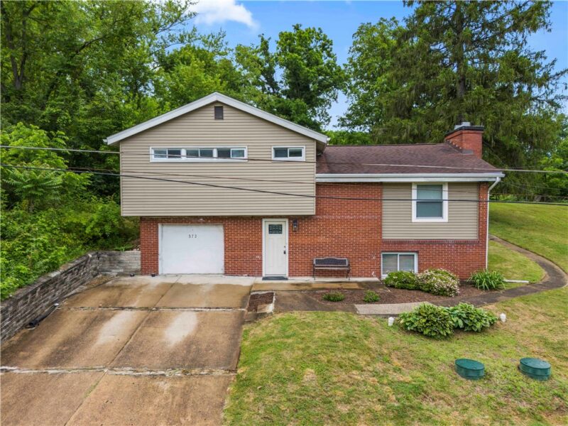 372 Chartiers Run — photo 2
