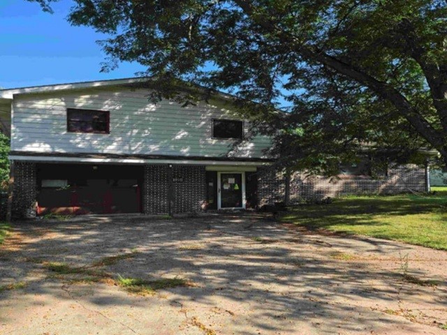 1109 Seneca Dr — photo 1
