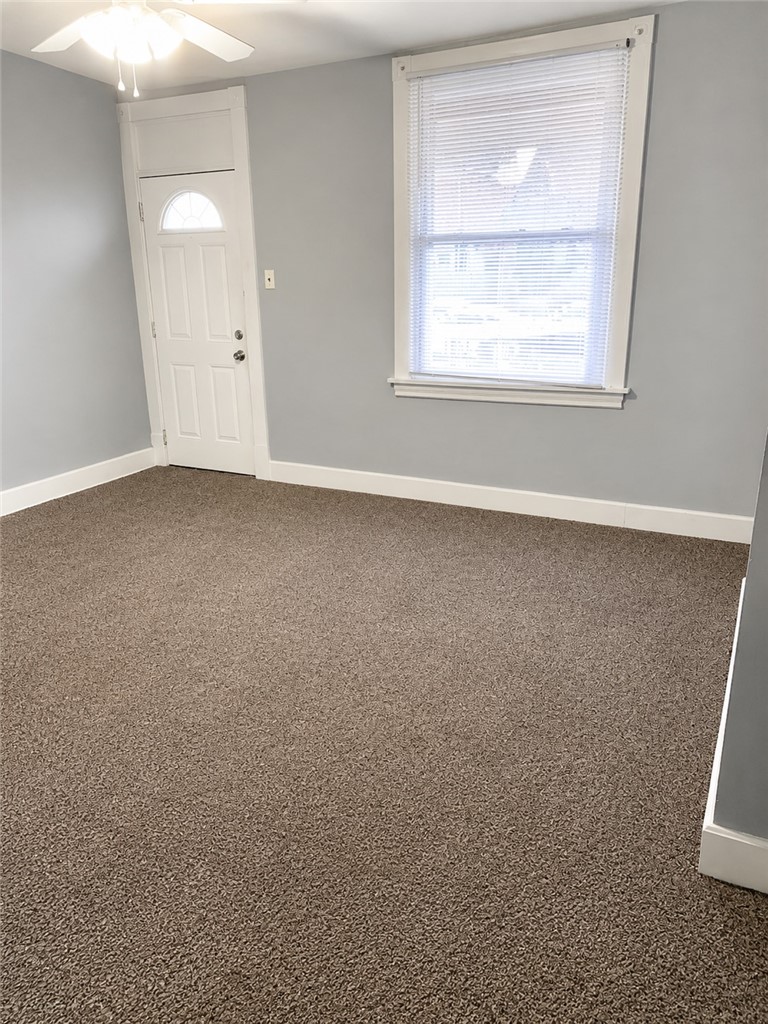 906 Broadway Ave — photo 3