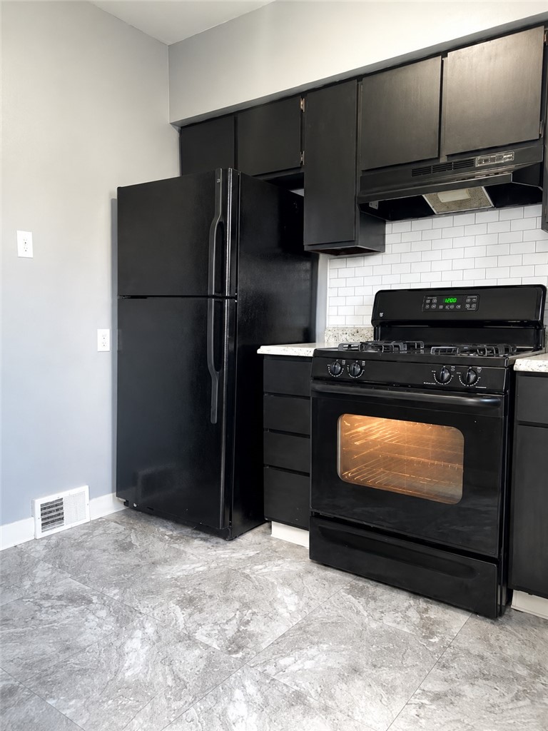 906 Broadway Ave — photo 8