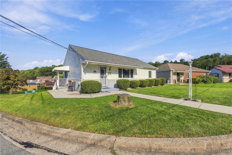 600 Maple St — photo 2