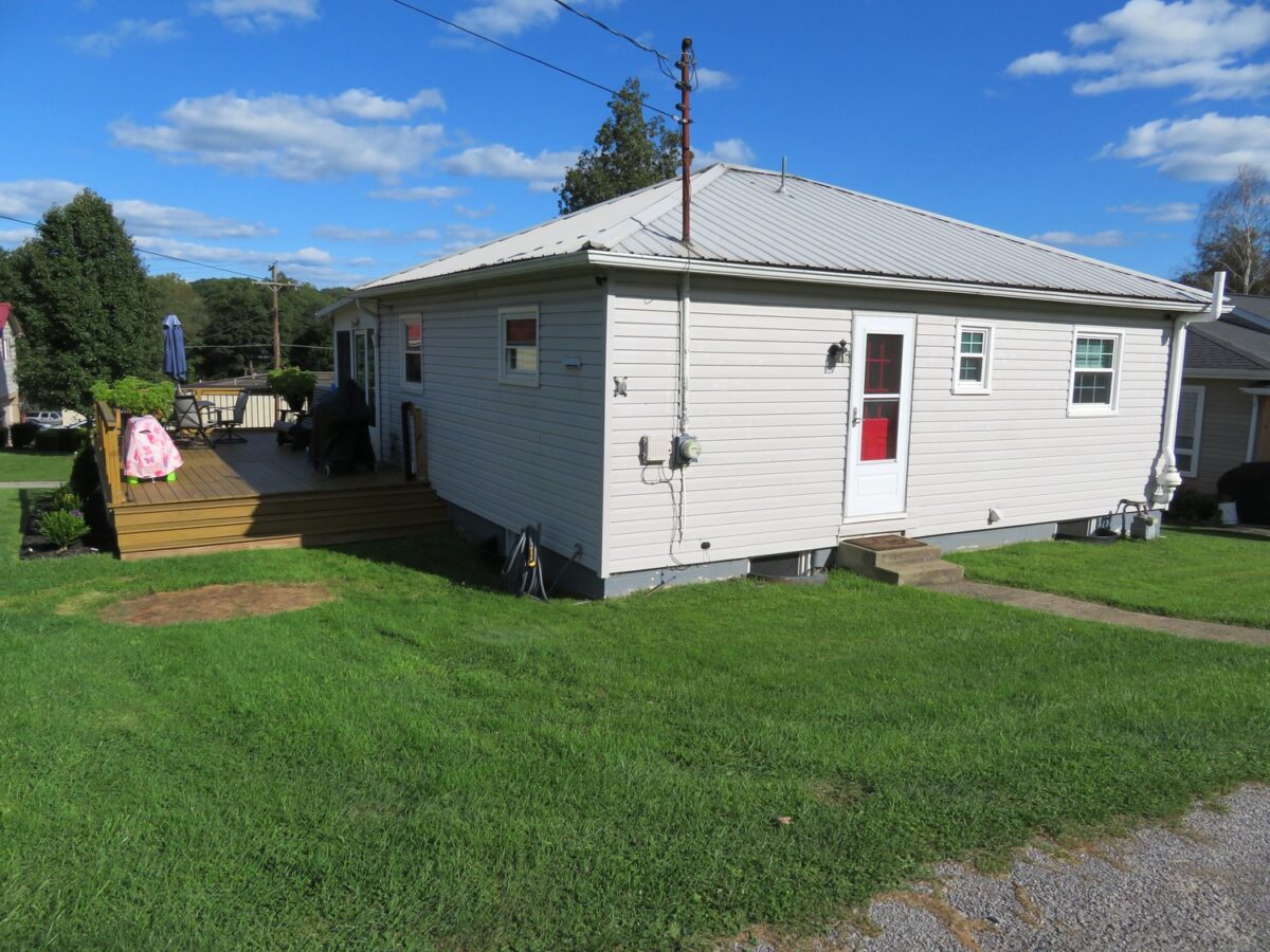 515 Clydesdale AVENUE — photo 1