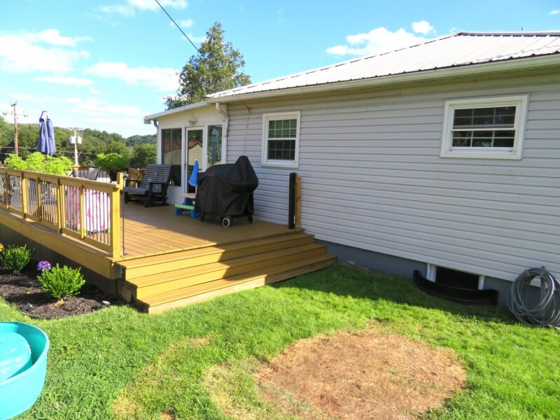 515 Clydesdale AVENUE — photo 2