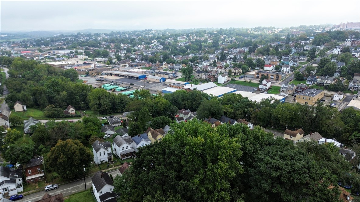 120 Grove Ave — photo 1