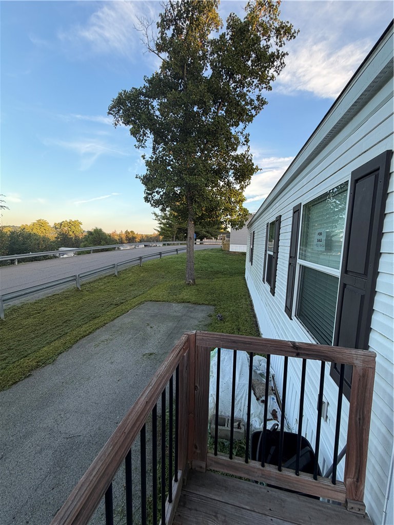 697 Regent Dr — photo 4