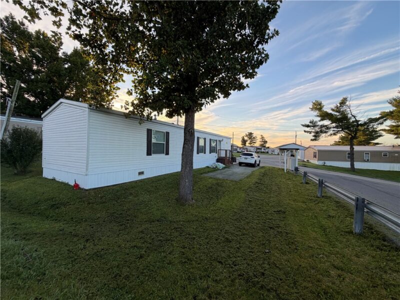697 Regent Dr — photo 5