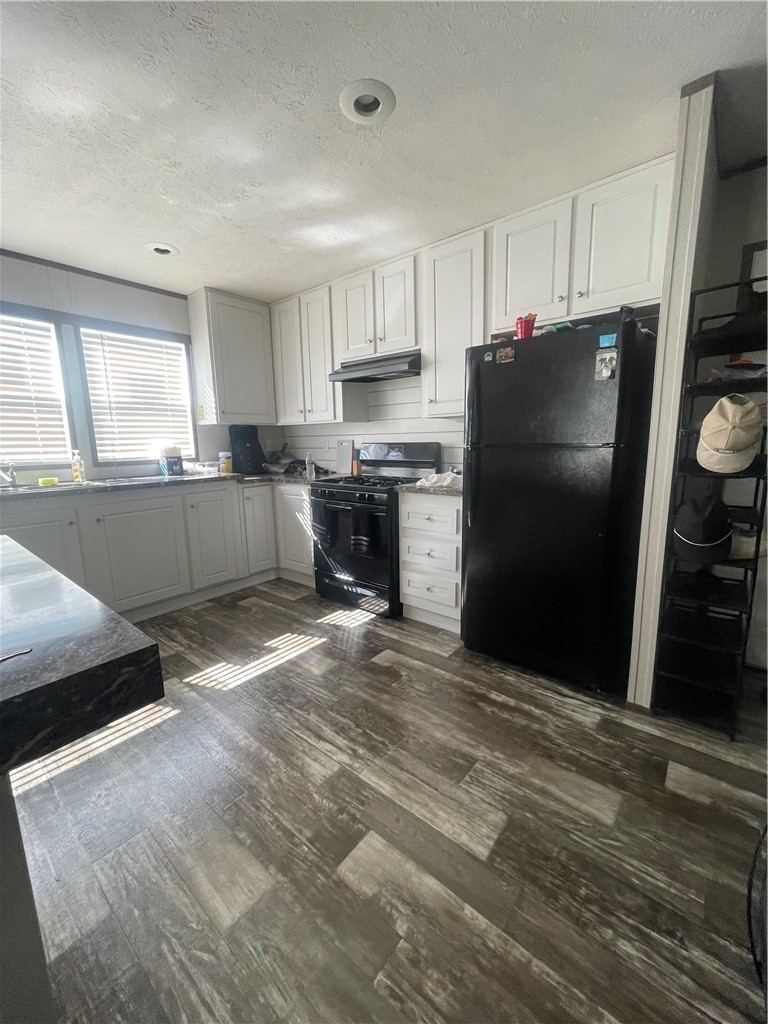 697 Regent Dr — photo 8