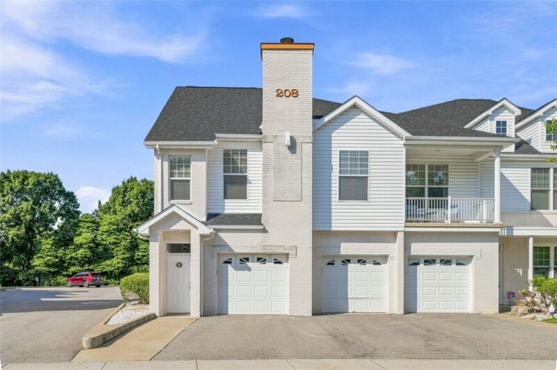 208 Adams Pointe Blvd 2 — photo 2