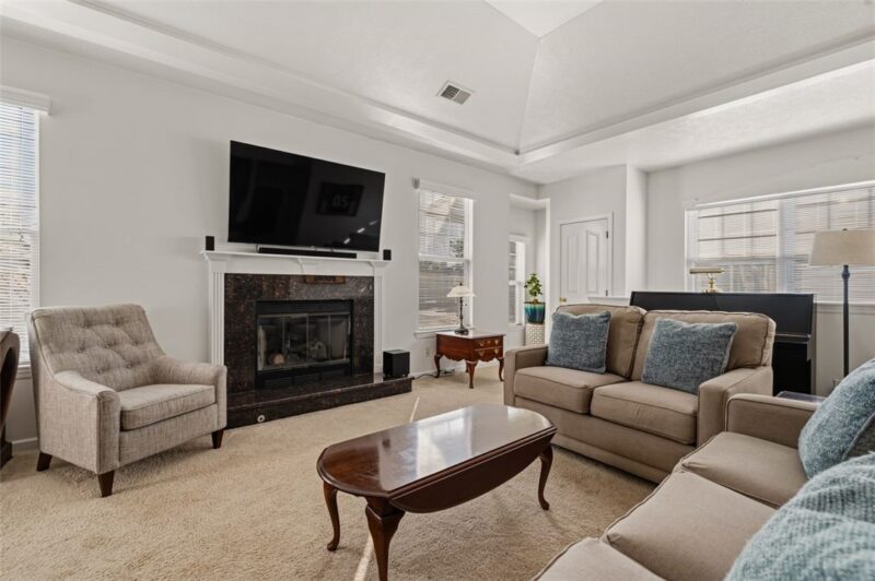 208 Adams Pointe Blvd 2 — photo 6