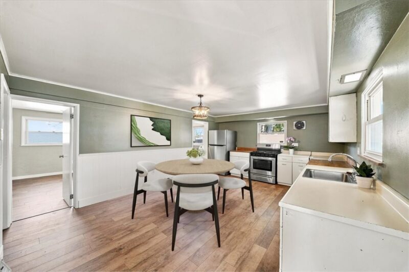 590 Jefferson St — photo 6