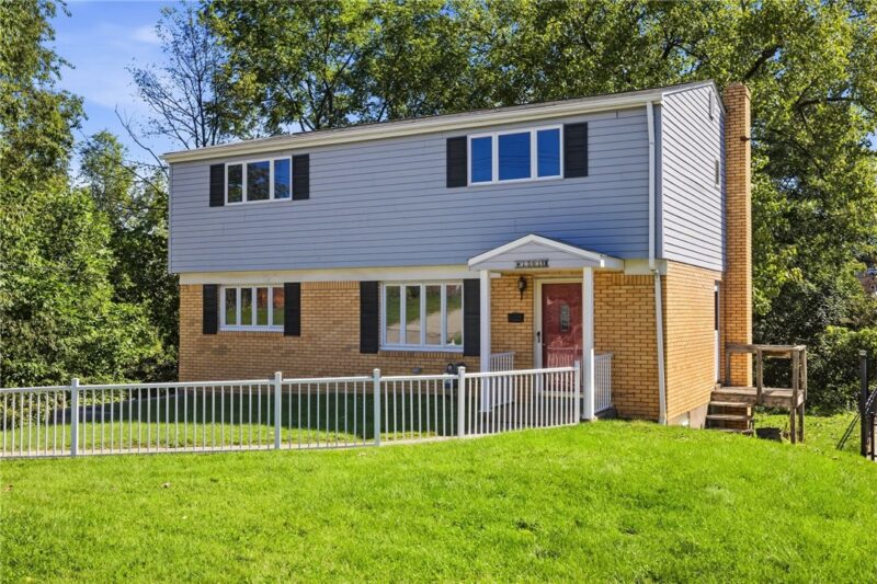 1301 Clara Ave — photo 3