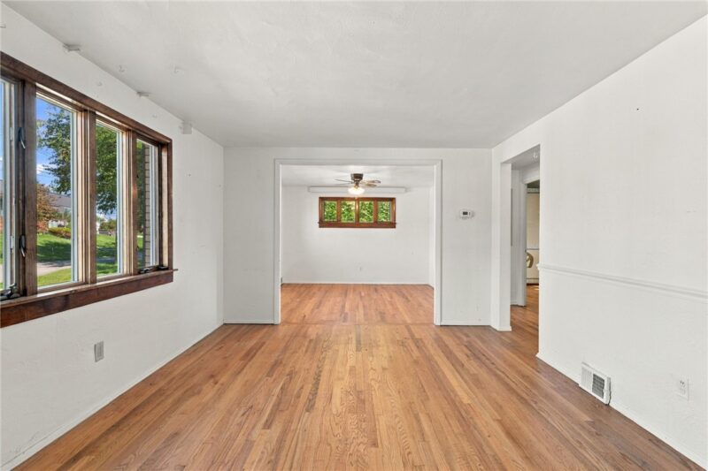 1301 Clara Ave — photo 4
