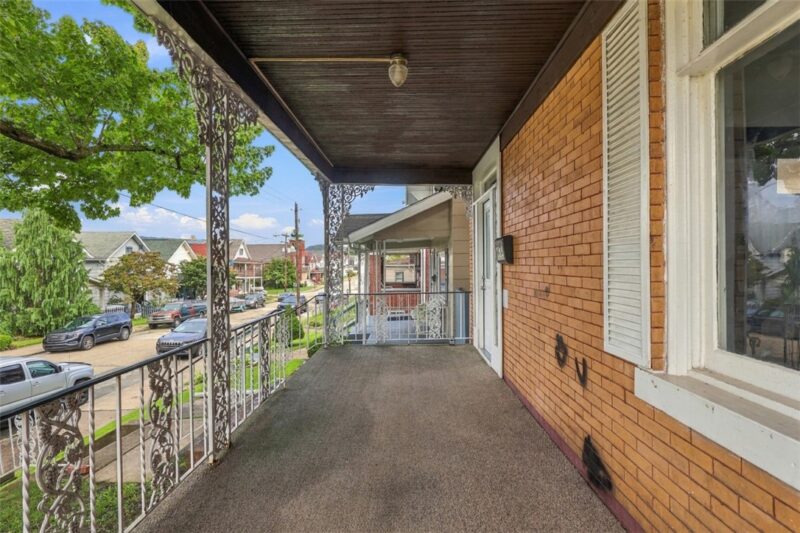 1618 Kenneth Ave — photo 4