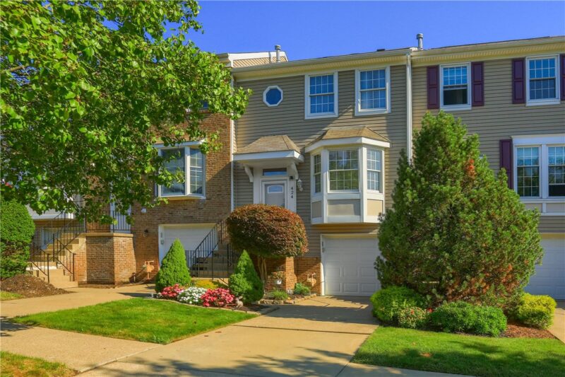 424 Parkridge Ln — photo 2