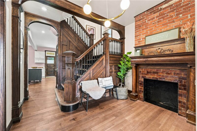 631 Chislett St — photo 4