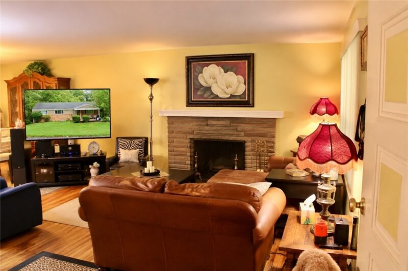 5735 Oakhill Rd — photo 2