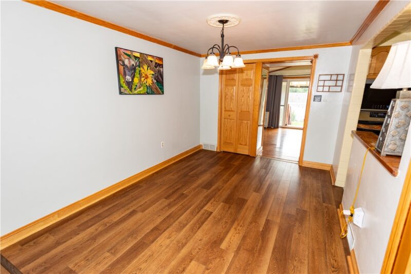387 Harold St — photo 6