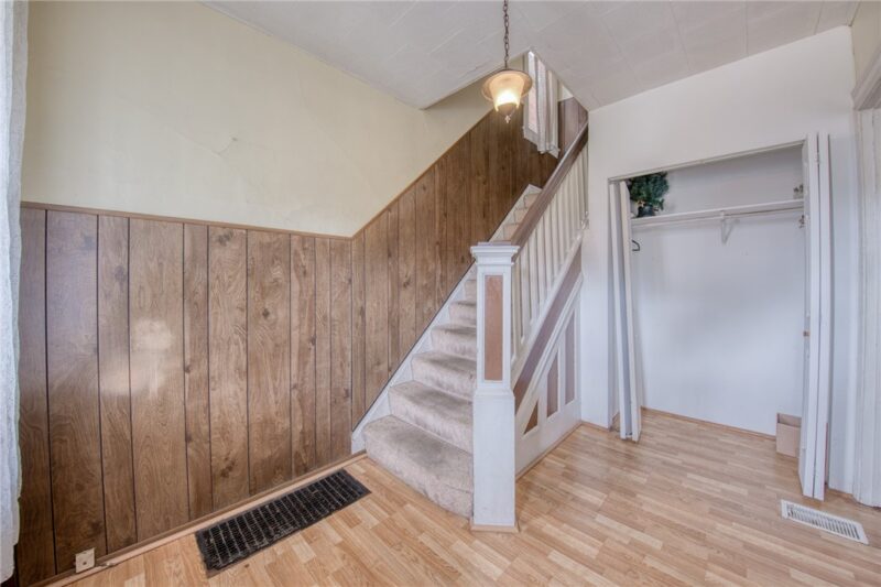 528 Roosevelt Ave — photo 4