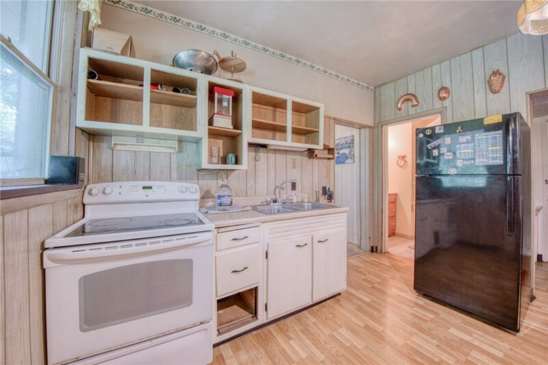 528 Roosevelt Ave — photo 7