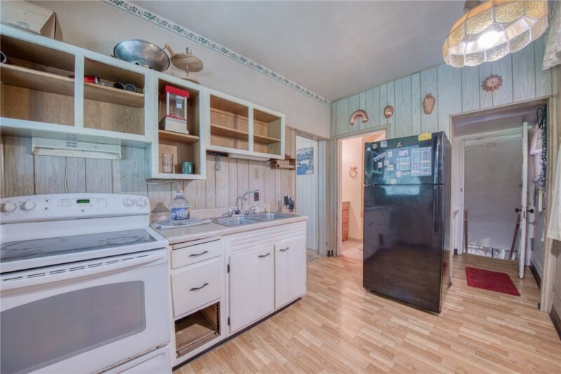528 Roosevelt Ave — photo 8