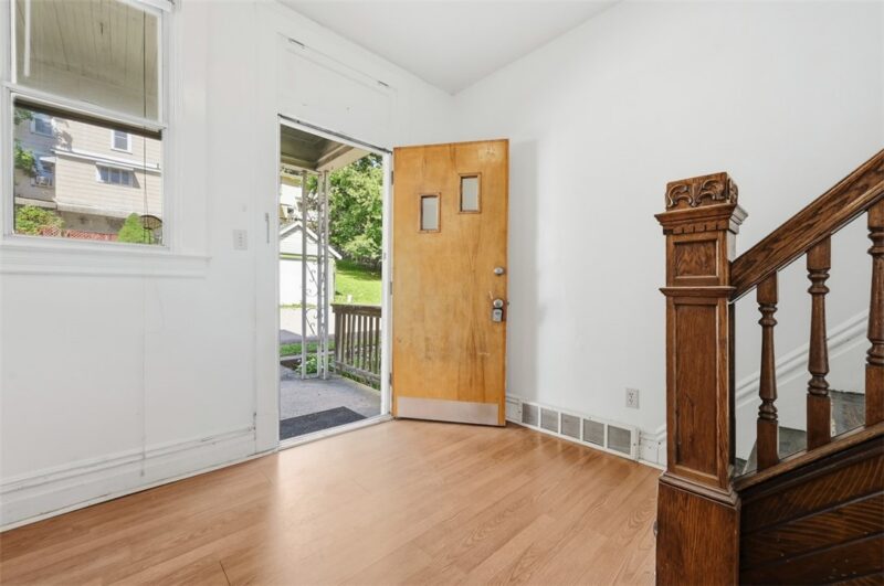 10 Orchard Avenue — photo 3