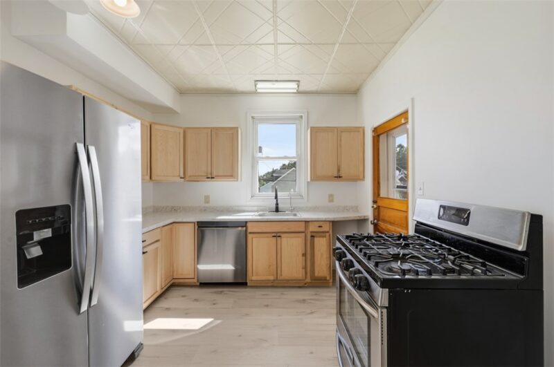 10 Orchard Avenue — photo 8