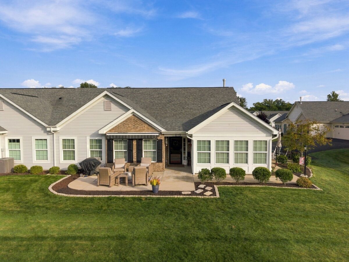 3005 Yorkshire Way — photo 1