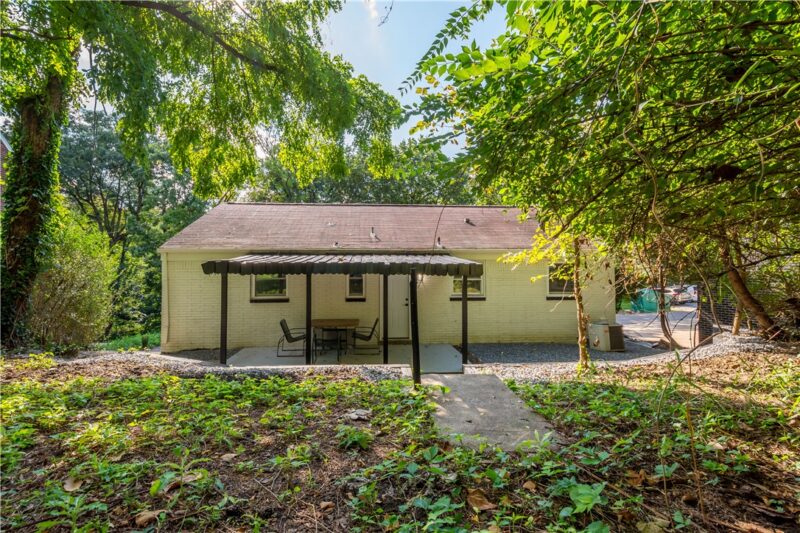213 Oak St — photo 4