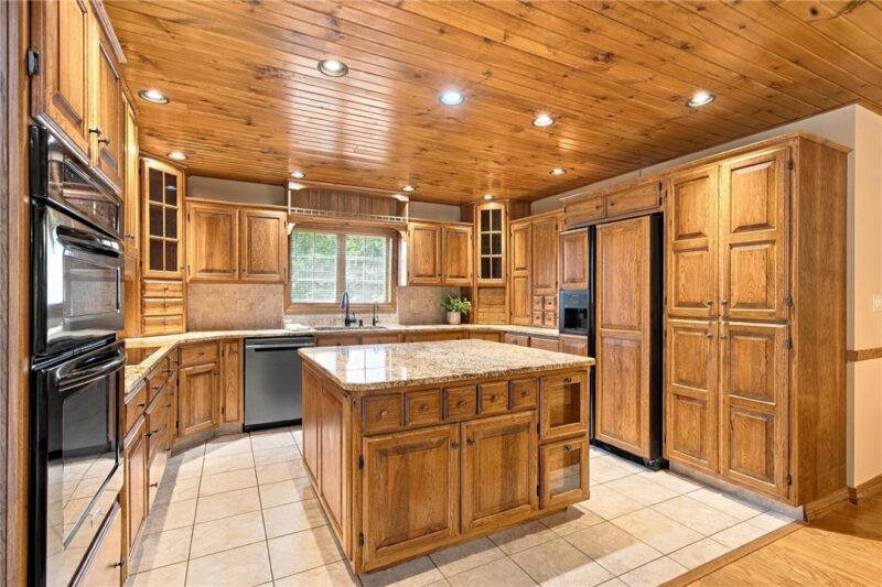 88 Gardner Ave — photo 6