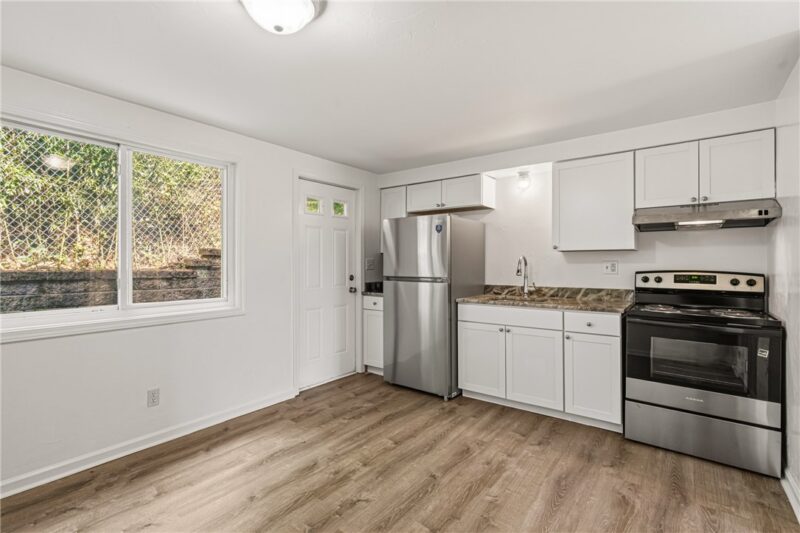 2319 1/2 Patterson — photo 7