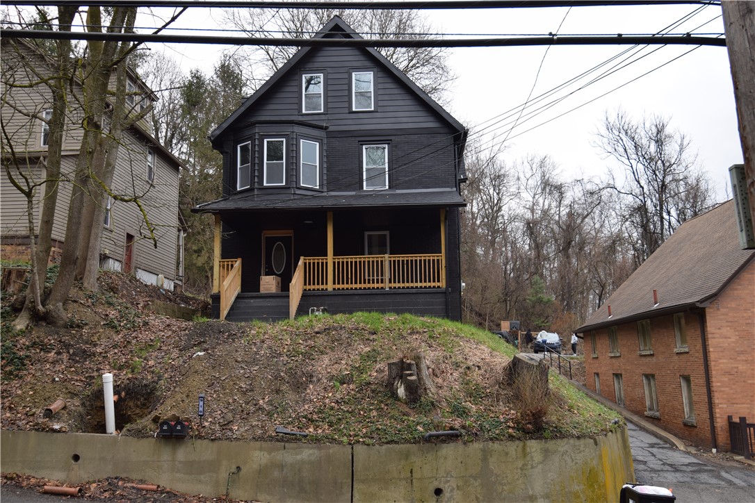 910 Main Street — photo 1