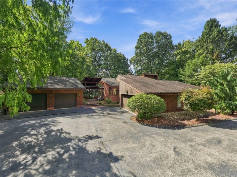 311 Lakewood Rd — photo 3