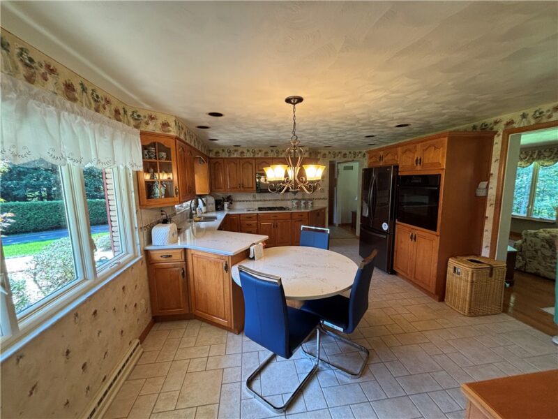 3008 Court Pl — photo 2