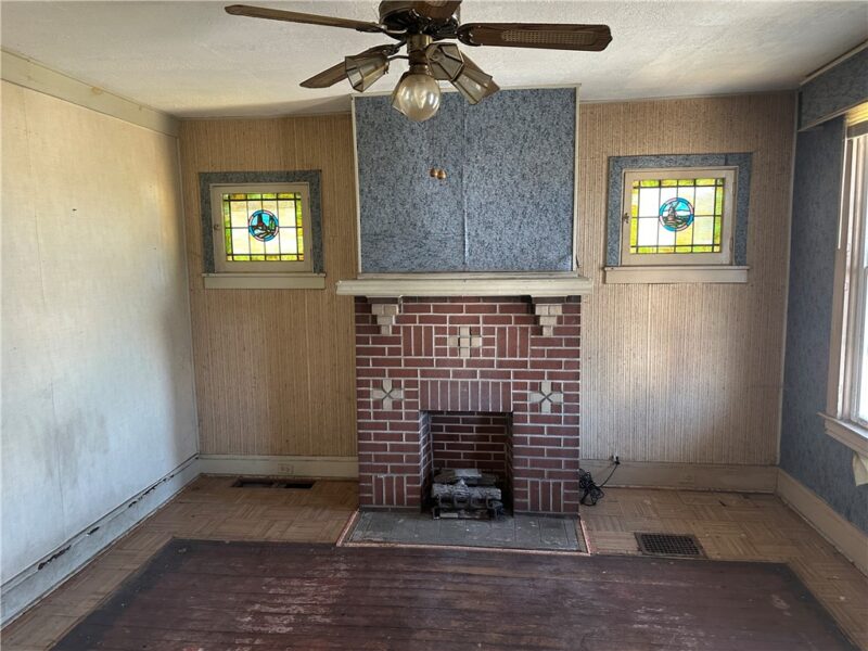 124 E 15th Ave — photo 2