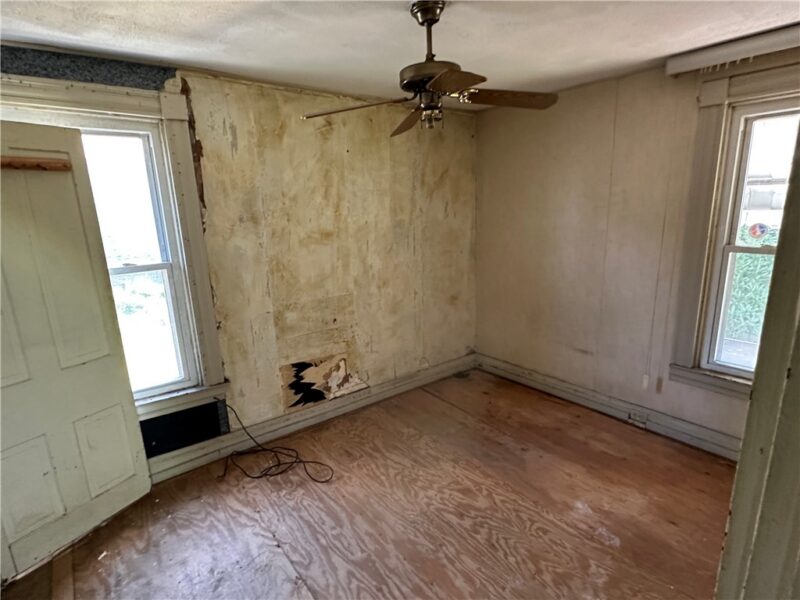 124 E 15th Ave — photo 8