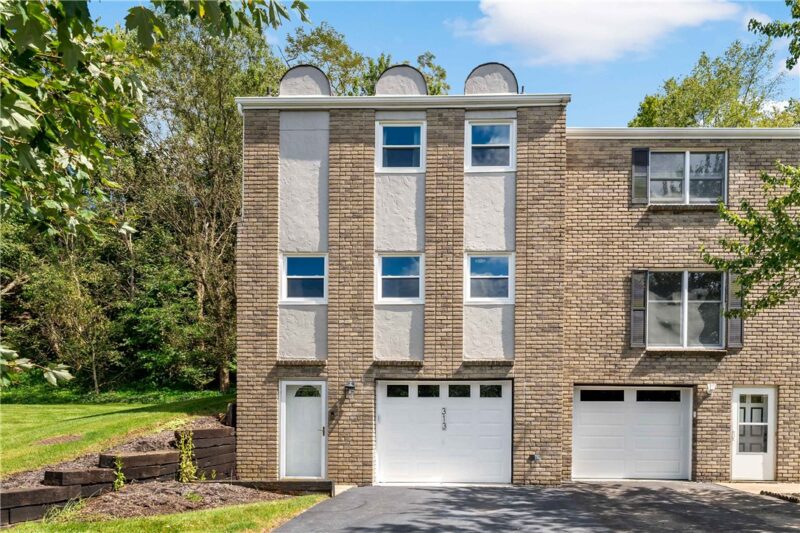 313 Joan Of Arc Ct — photo 2