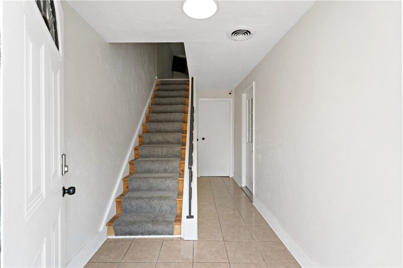 313 Joan Of Arc Ct — photo 3