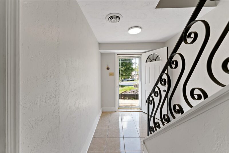 313 Joan Of Arc Ct — photo 5