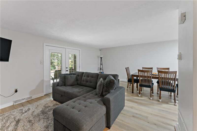 313 Joan Of Arc Ct — photo 6