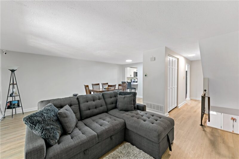 313 Joan Of Arc Ct — photo 7