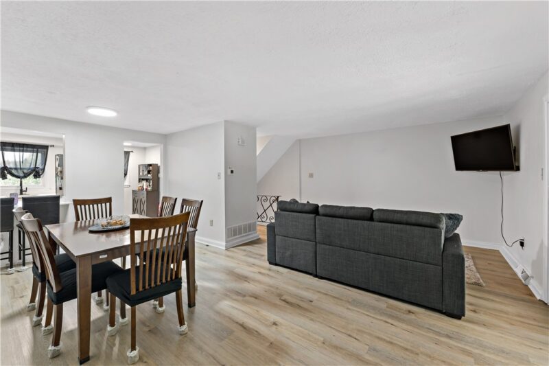 313 Joan Of Arc Ct — photo 8