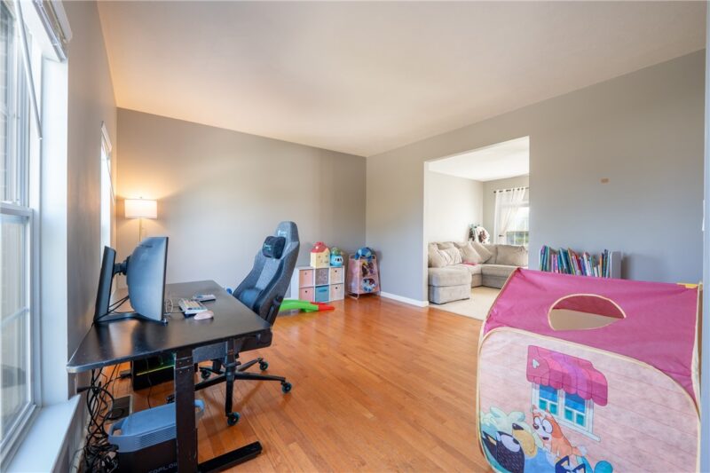 207 Kingsbrooke Dr — photo 4