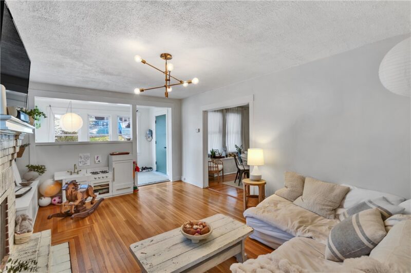 330 Elizabeth Ave — photo 8