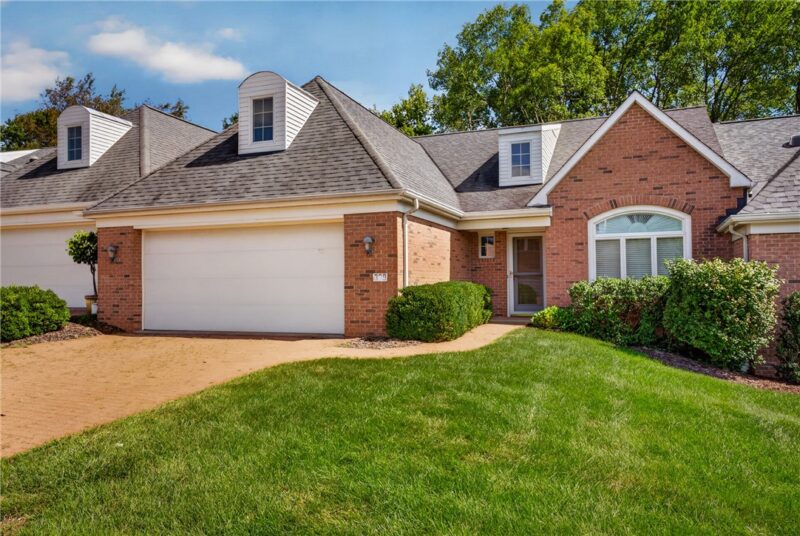 329 Hidden Falls Ct